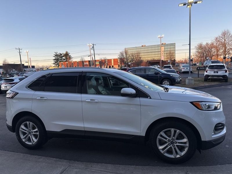 2019 Ford Edge SELImage 3