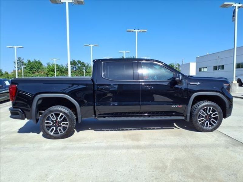 2022 GMC Sierra 1500 AT4Image 11