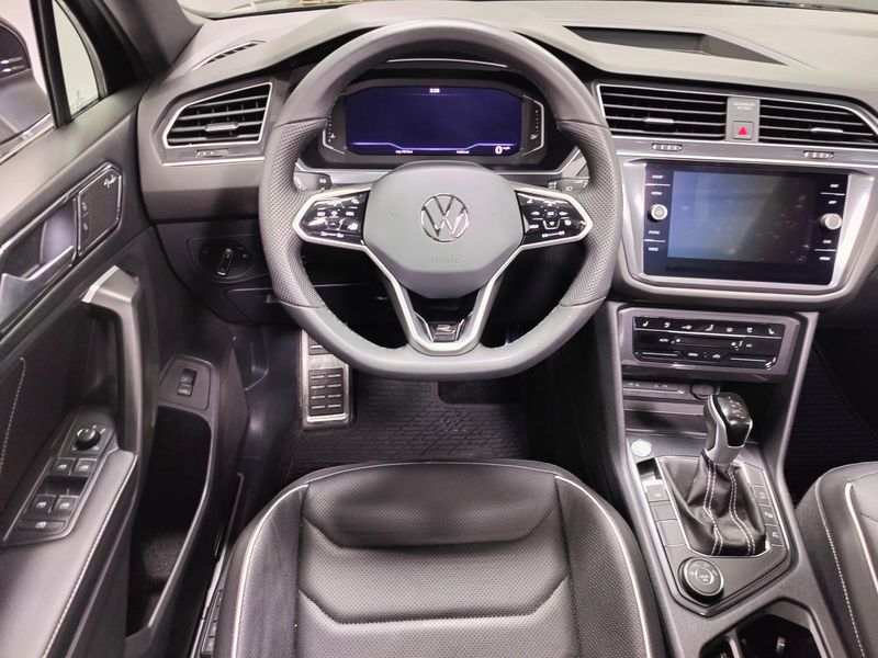 Used 2024 Volkswagen Tiguan AWD SEL R-Line w/Sunroof/NavImage 26