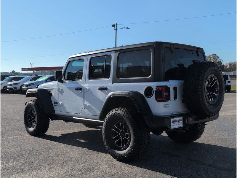 Used 2024 Jeep Wrangler WillysImage 3
