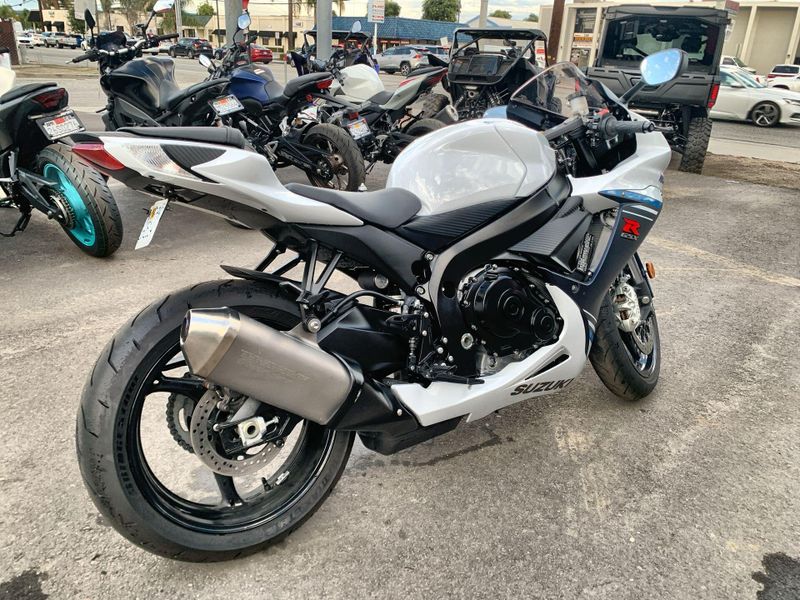 Used 2023 Suzuki GSX-R600 CA Image 14