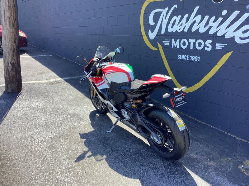 New 2025 Ducati Panigale V4 