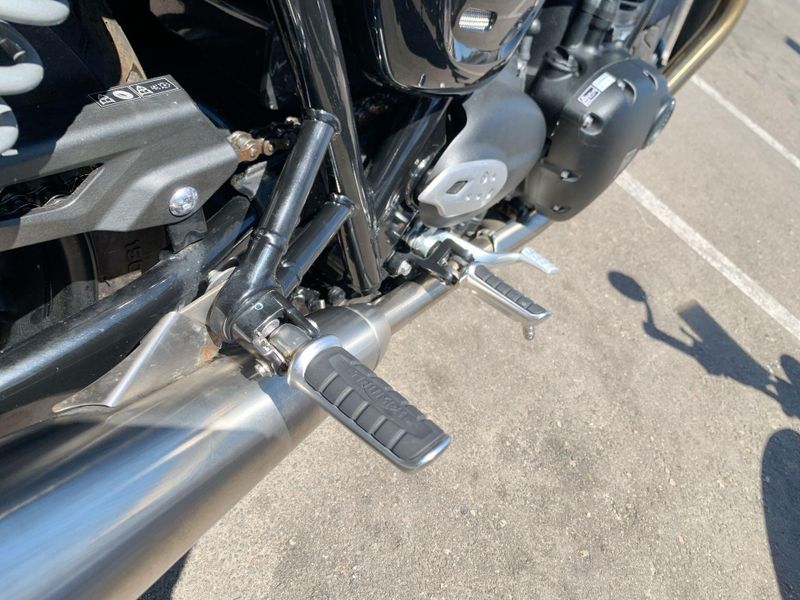 Used 2022 Triumph Street Twin Base Image 19