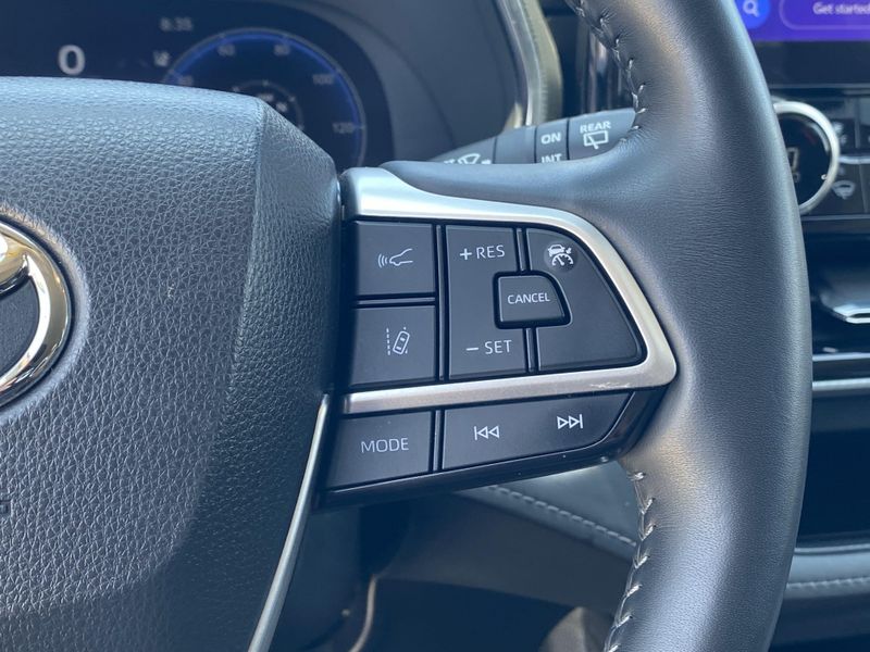 New 2023 Toyota Highlander PlatinumImage 28