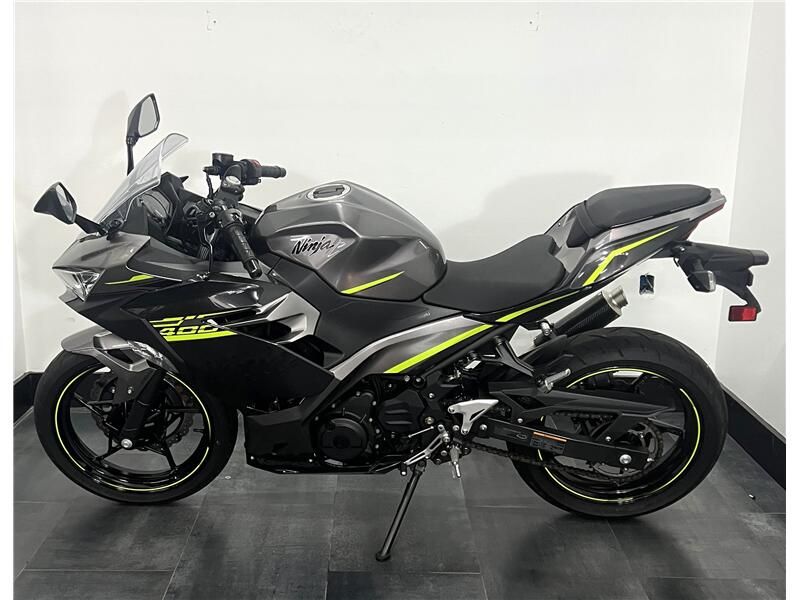 Used 2021 Kawasaki NINJA 400 ABS Image 3