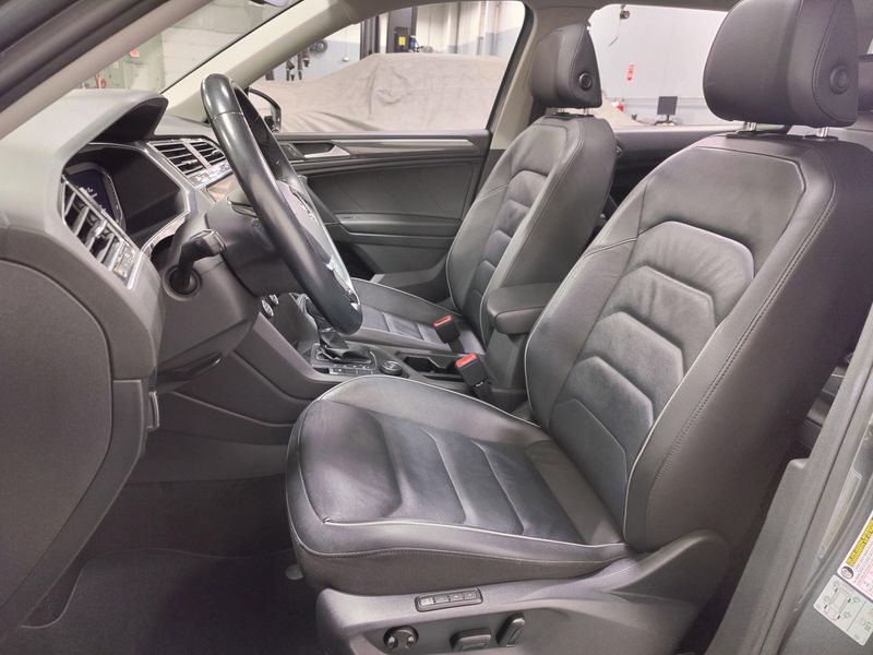 2019 Volkswagen Tiguan SEL Premium AWD w/Sunroof/NavImage 19