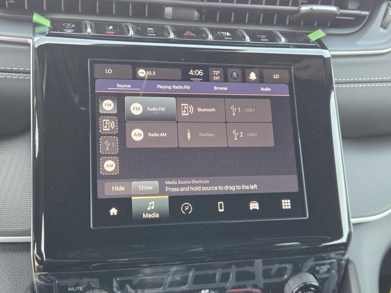 New 2026 Jeep Grand Cherokee Laredo 4x2