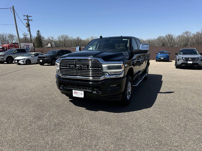 2024 RAM 3500 LaramieImage 4