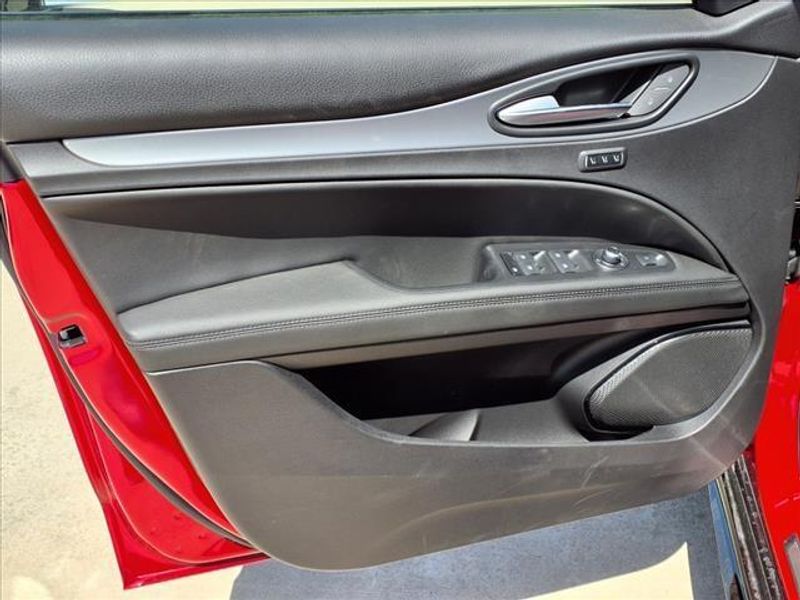 2025 Alfa Romeo Stelvio AwdImage 16
