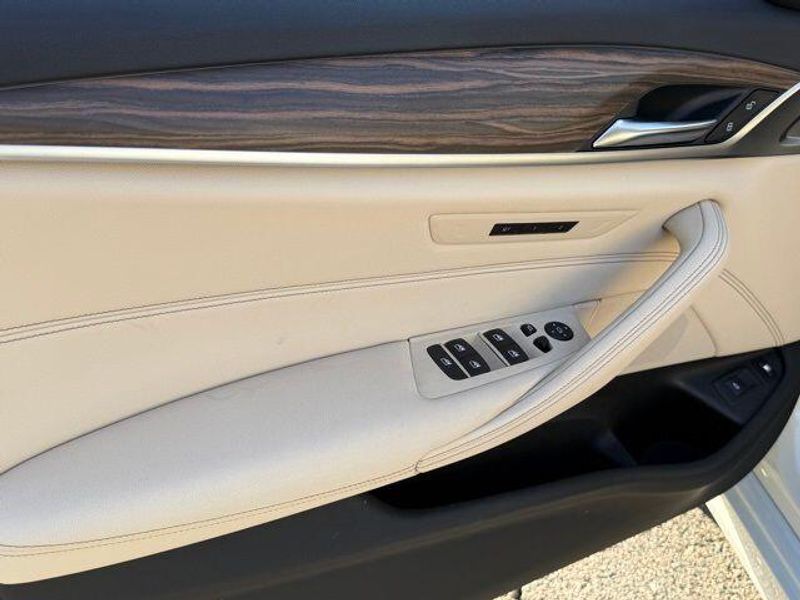 Used 2023 BMW 5 Series 530e iPerformanceImage 17