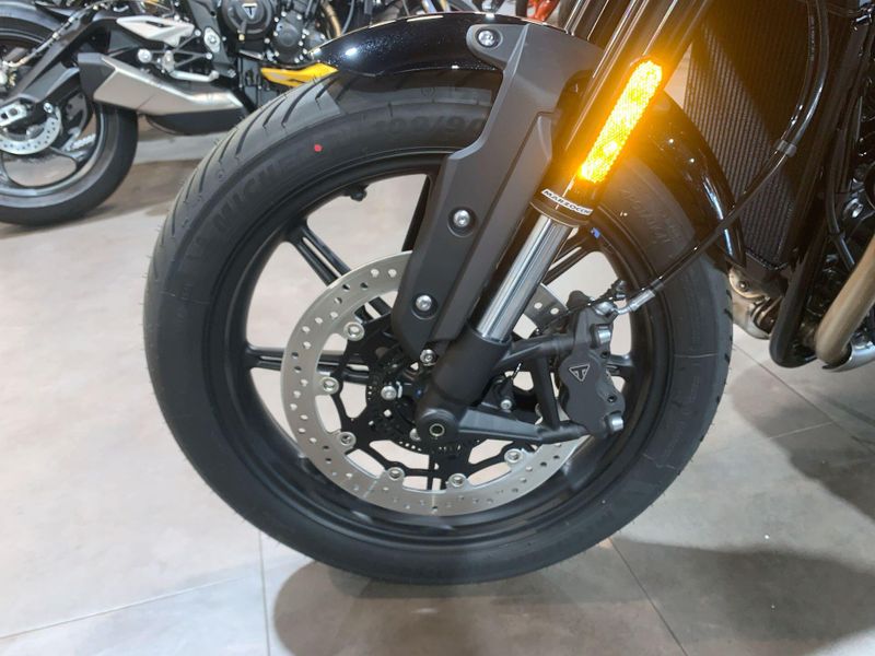 2025 Triumph SPEED TWIN 900 Image 15