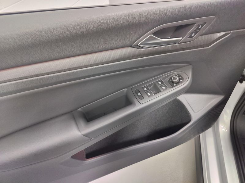 2022 Volkswagen Golf GTI SE w/Sunroof/Leather PkgImage 23