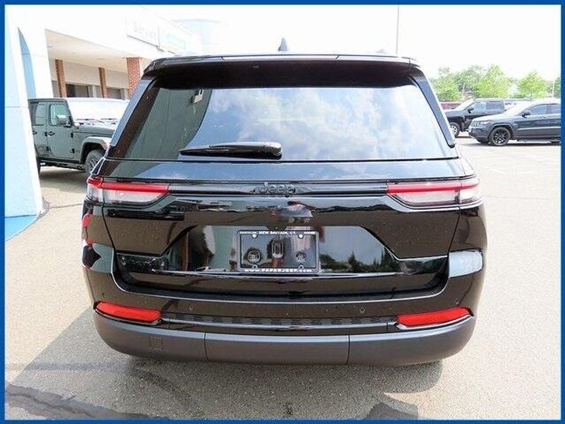 2025 Jeep Grand Cherokee Image 6
