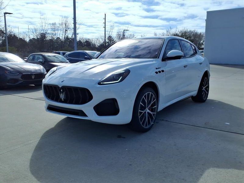 New 2026 Maserati Grecale ModenaImage 2