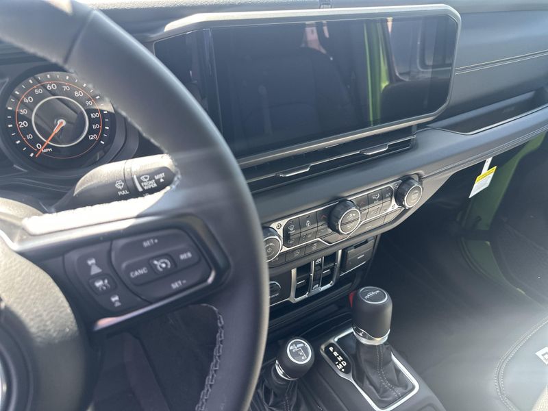 2025 Jeep Gladiator Sport S 4x4Image 25