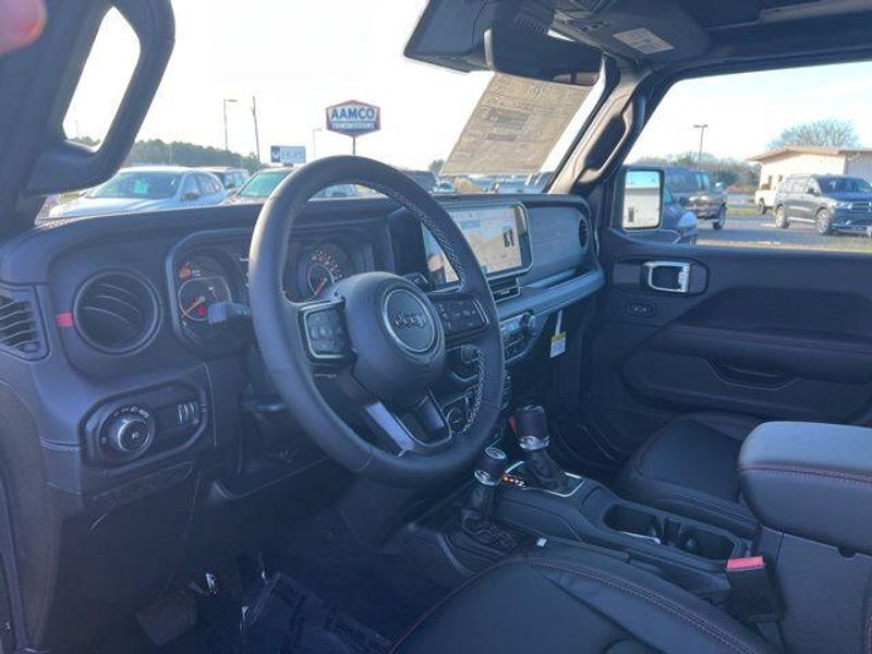 2025 Jeep Wrangler 4-door Rubicon