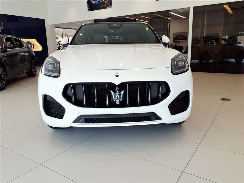 New 2025 Maserati Grecale Image 4