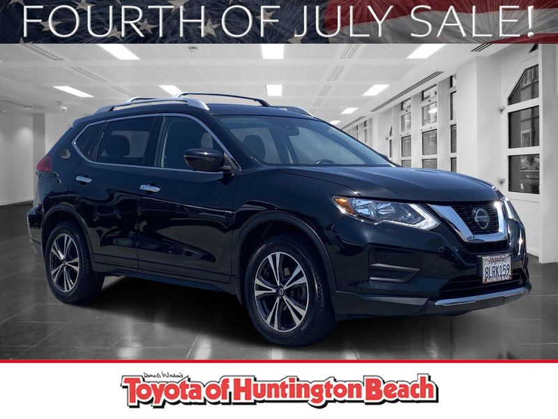 2019 Nissan Rogue SVImage 1