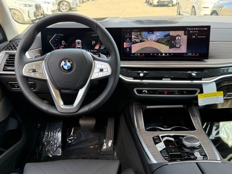 New 2026 BMW X7 xDrive40iImage 27