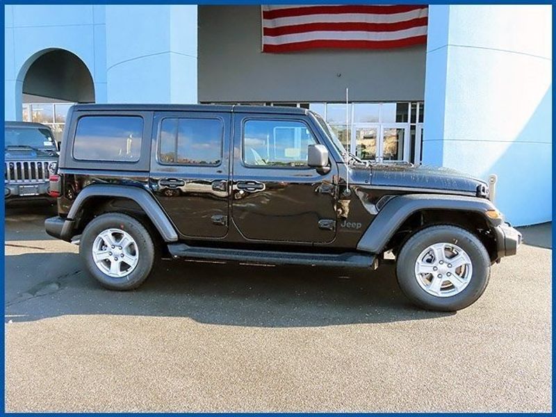 2023 Jeep Wrangler SportImage 2