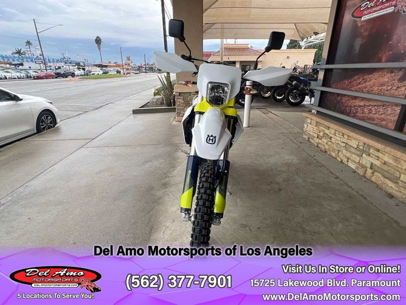 2024 HUSQVARNA FE 501S  in a WHITE exterior color. Del Amo Motorsports of Los Angeles (562) 262-9181 delamomotorsports.com 