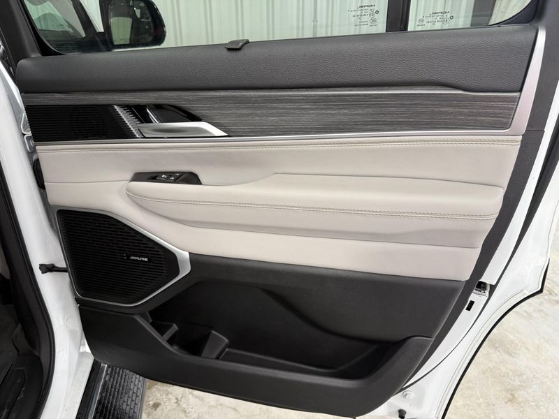 2024 Jeep Wagoneer Series IIImage 10