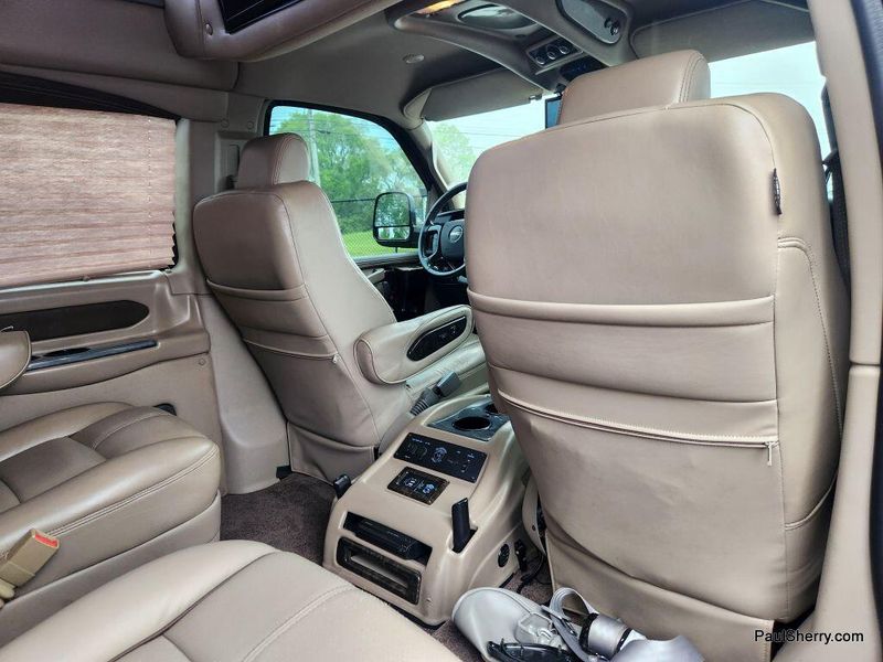 2018 GMC Savana 2500 Image 37