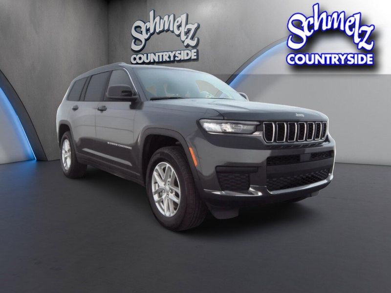 Used 2025 Jeep Grand Cherokee L Laredo V6 4x4 w/Luxury TechImage 1