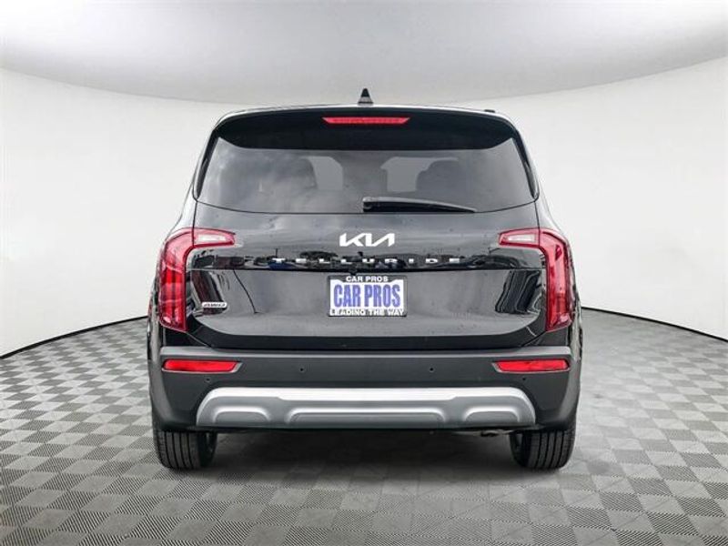 Used 2022 Kia Telluride LXImage 7