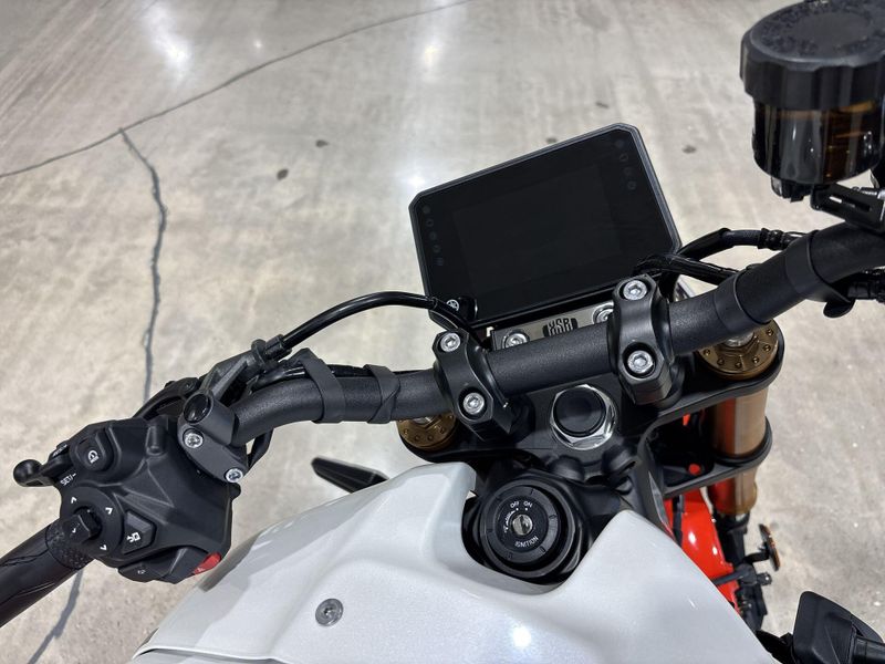 New 2026 Yamaha XSR900 Image 22