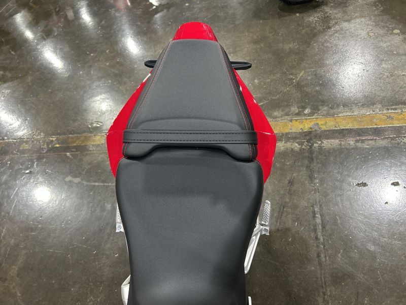 New 2026 Honda CBR650R E-CLUTCH Image 21