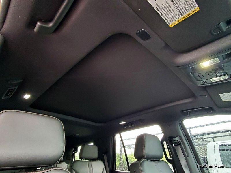 2021 Chevrolet Tahoe RSTImage 3