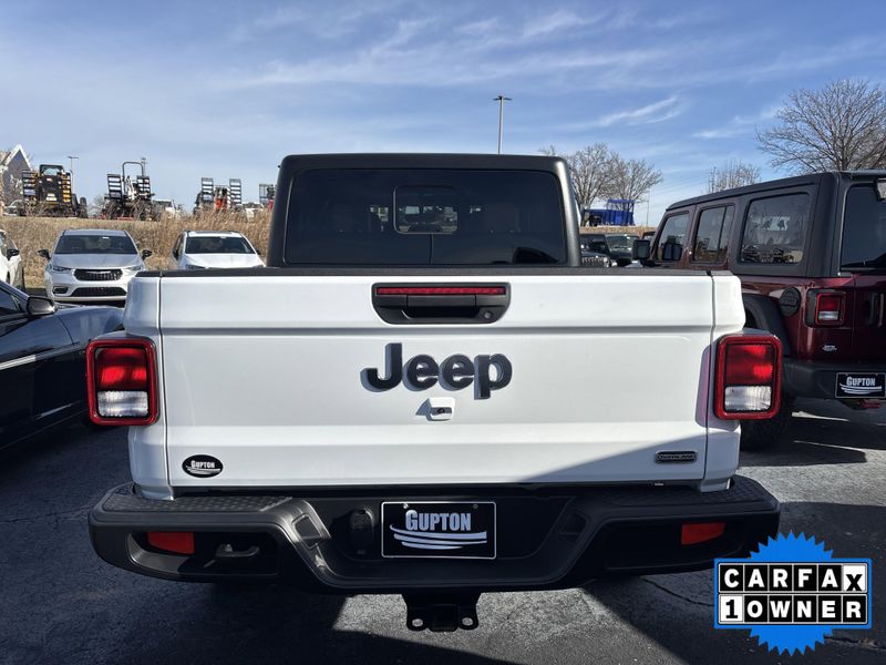 Used 2022 Jeep Gladiator OverlandImage 8