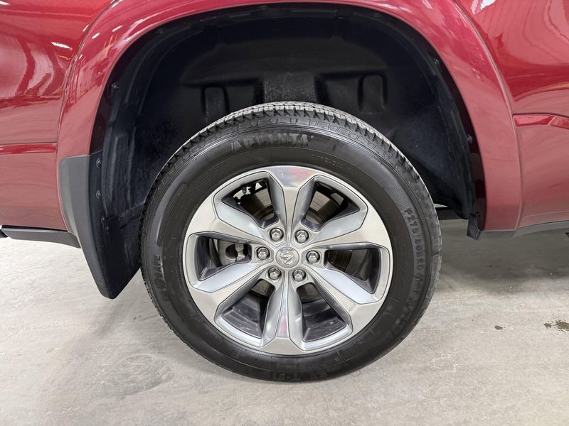 Used 2020 RAM 1500 LimitedImage 7