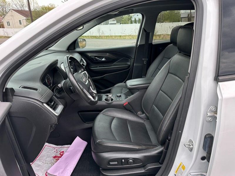 2020 GMC Terrain SLTImage 18