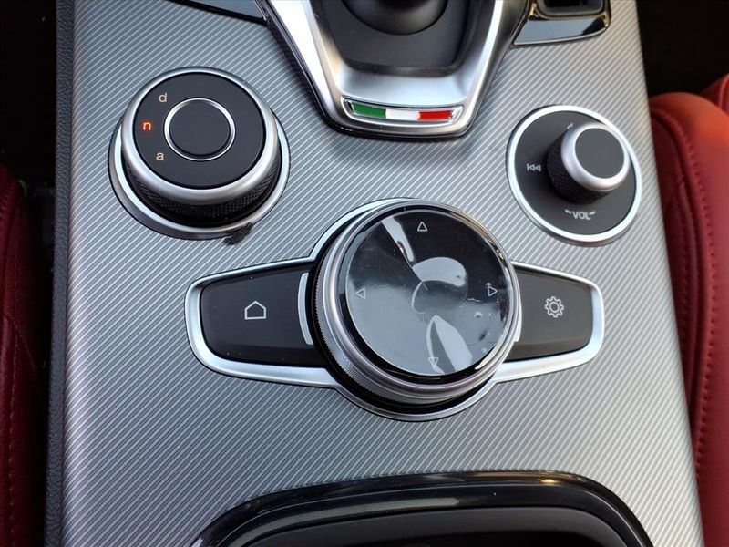 New 2025 Alfa Romeo Stelvio Image 23