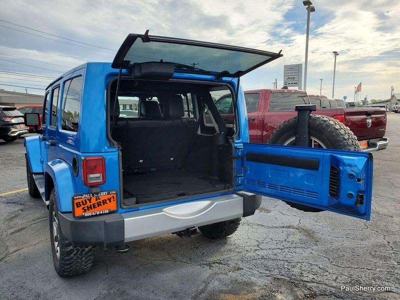 2015 Jeep Wrangler Unlimited SaharaImage 12