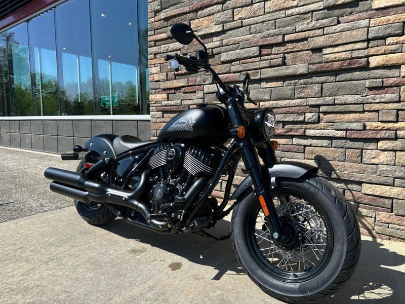 2025 Indian Motorcycle CHIEF BOBBER DARK HORSE BLACK SMOKE Image 1