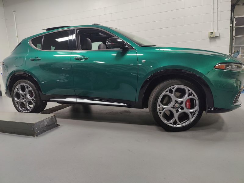 Used 2024 Alfa Romeo Tonale Ti Premium eAWD w/Sunroof/Actic/High PerfImage 3