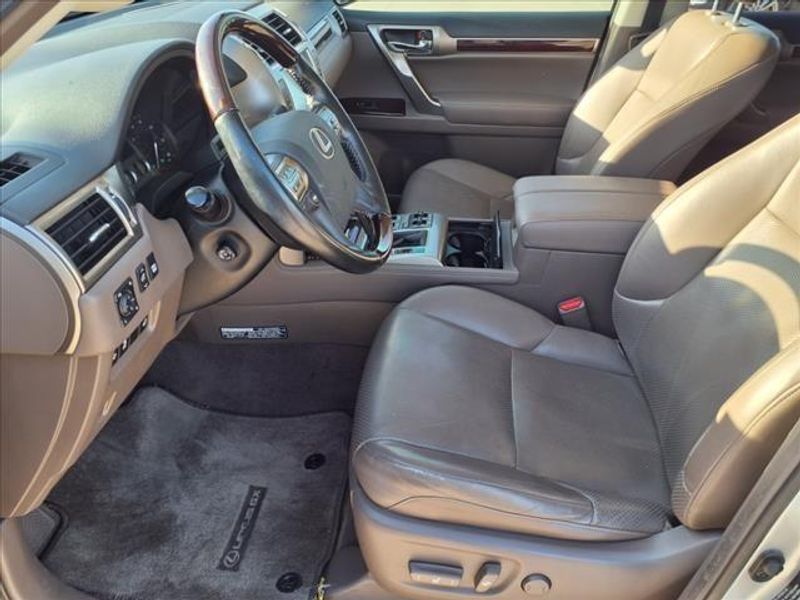2017 Lexus GX 460 LuxuryImage 19