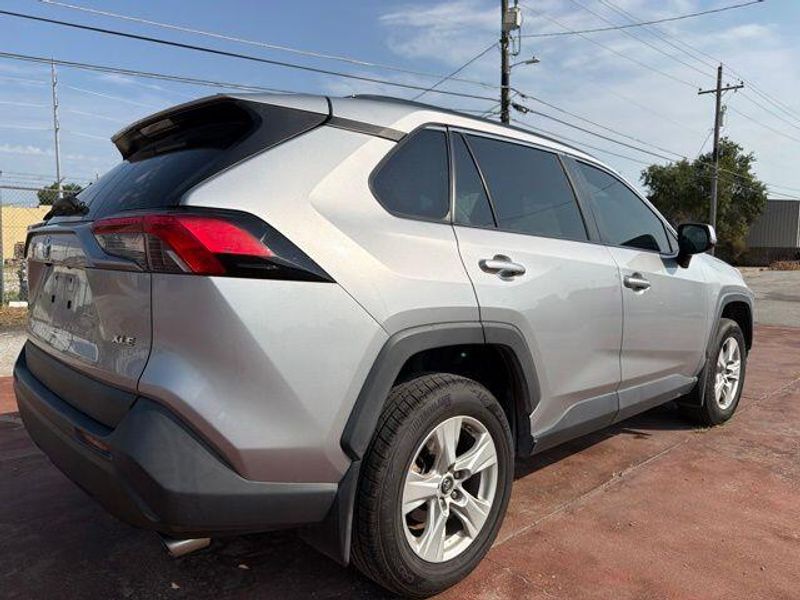 Used 2019 Toyota RAV4 XLEImage 5