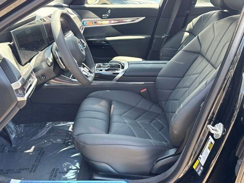 New 2026 BMW 7 Series 750e xDriveImage 18