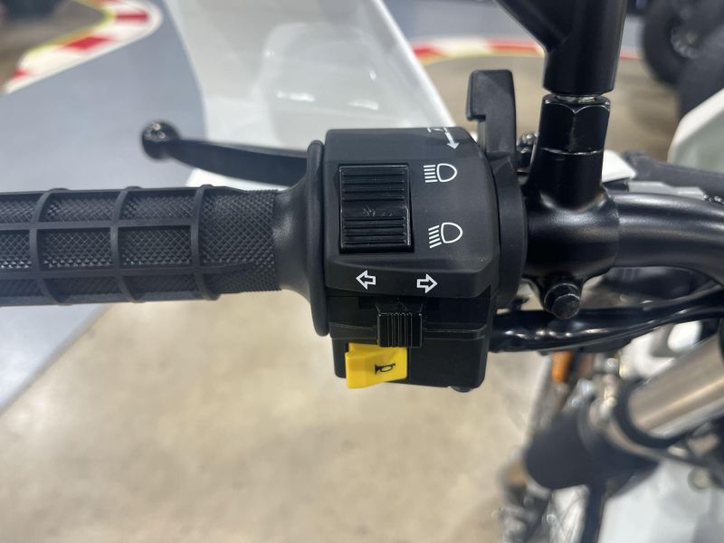 New 2026 Suzuki DR650S Image 12