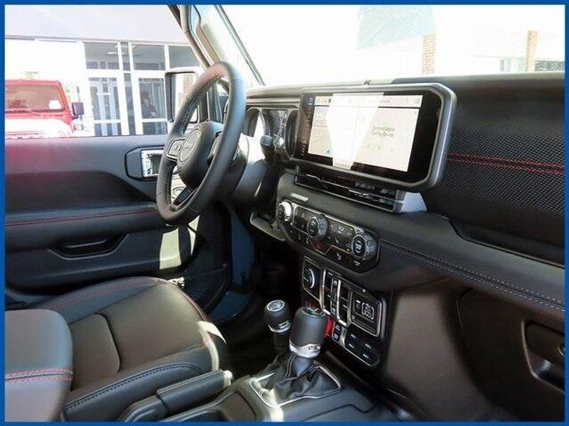 New 2025 Jeep Wrangler Rubicon XImage 8