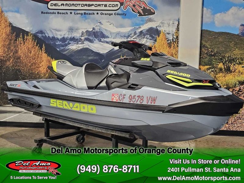 2024 Sea-Doo RXT-X 325 (SOUND SYSTEM) Image 3