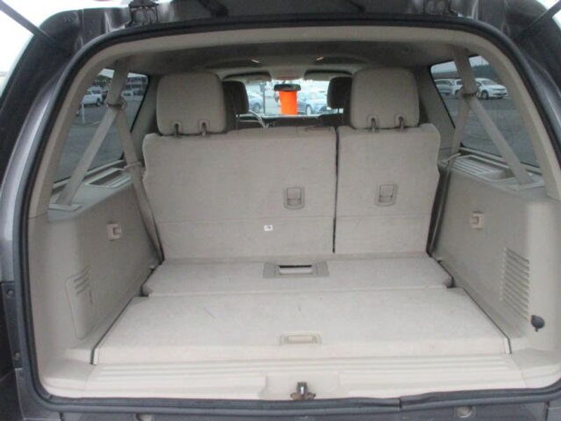 Used 2012 Ford Expedition EL Image 9