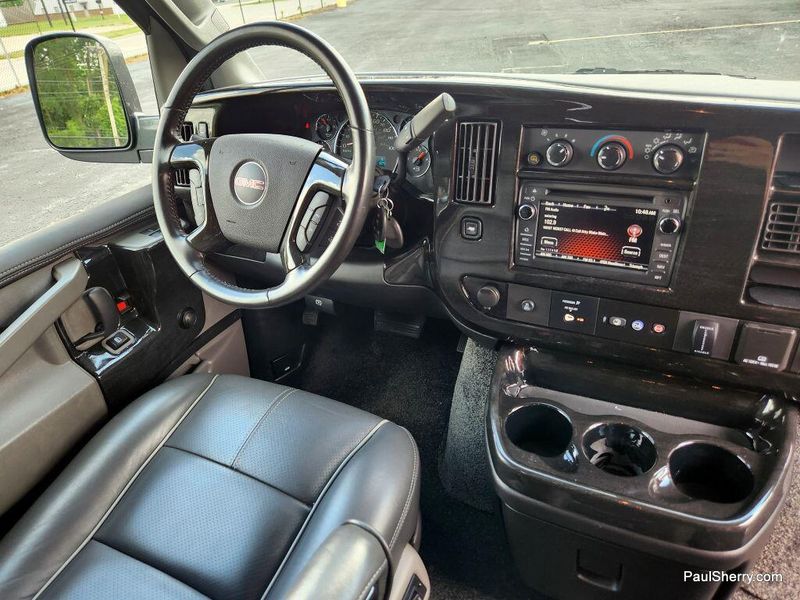 2017 GMC Savana 2500 Image 39