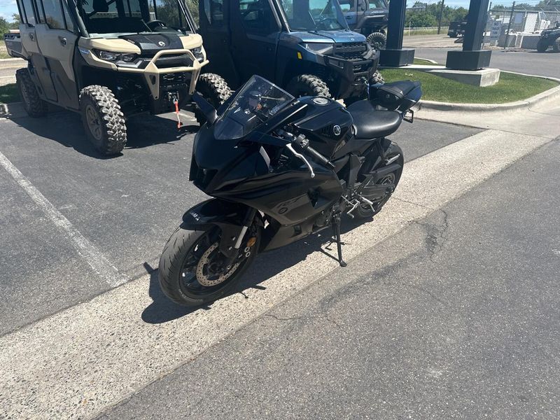 2025 Yamaha YZF R7 