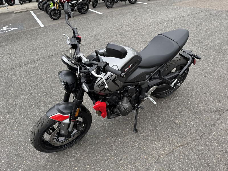 2024 Triumph Trident 660 Silver Ice 