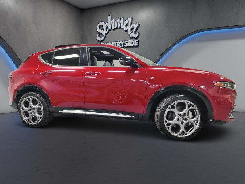Used 2024 Alfa Romeo Tonale Ti Premium AWD w/SunroofImage 3